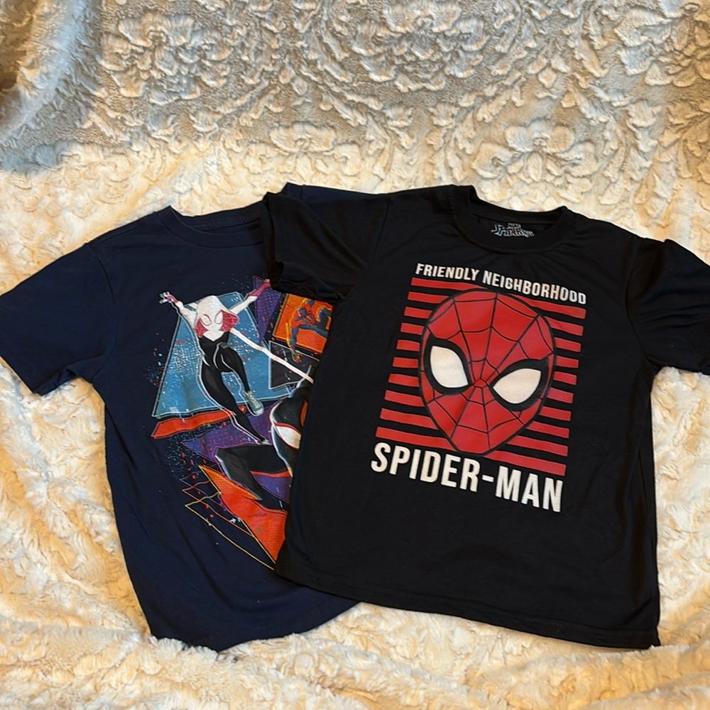 2 Boys SpiderMan tshirts size 7